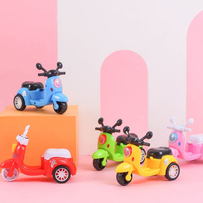 3Pcs Mini Plastic Pull Back Scooter Toys